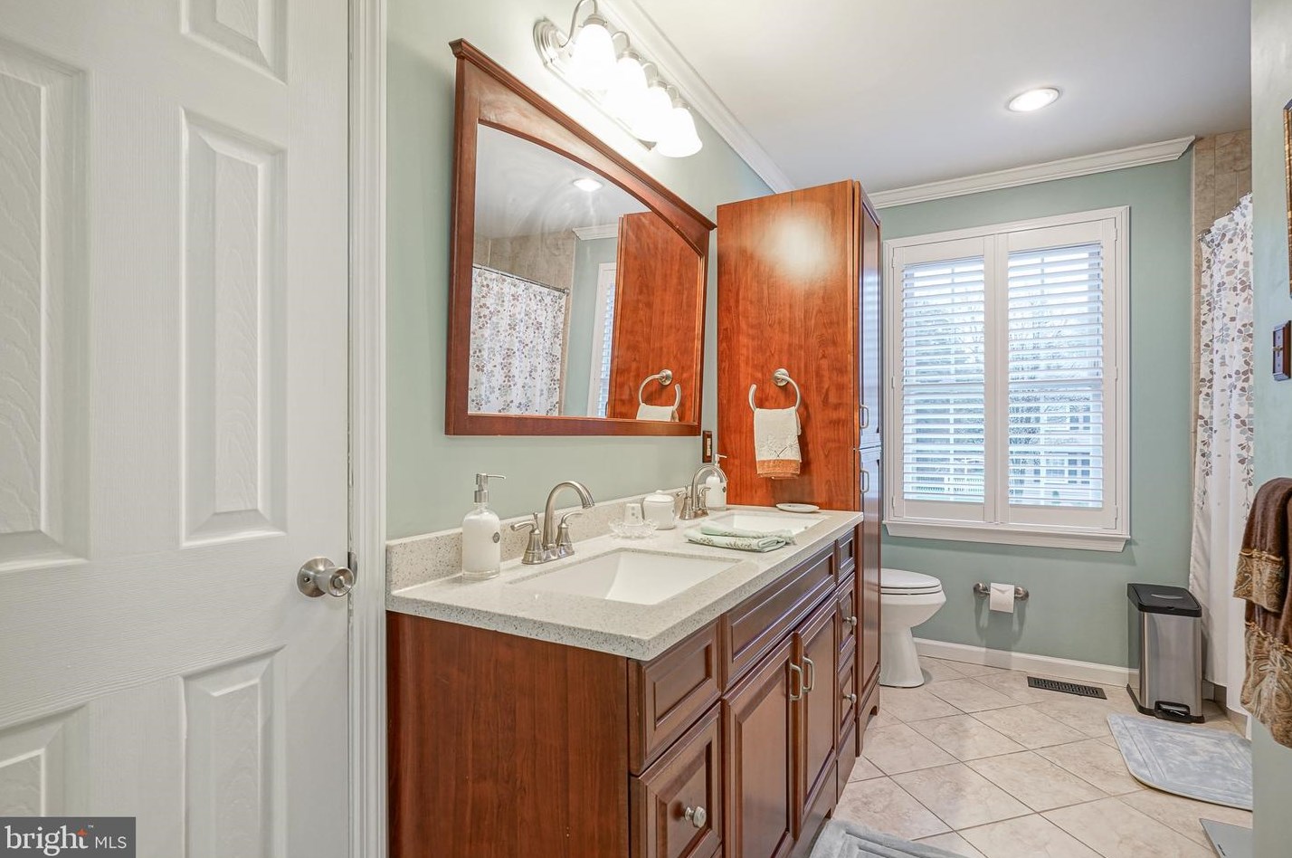 7 Tallowood Dr, Aura NJ  08028-9634 exterior