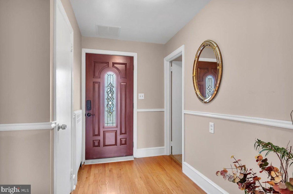 578 High St, West Deptford, NJ 08096-5704