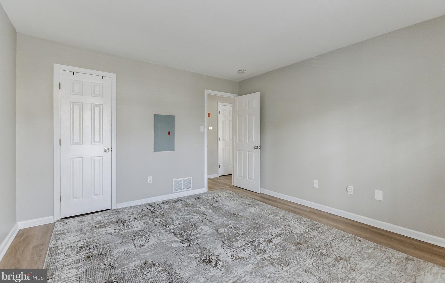 303 Coventry Ct, West Deptford NJ  08051-2014 exterior