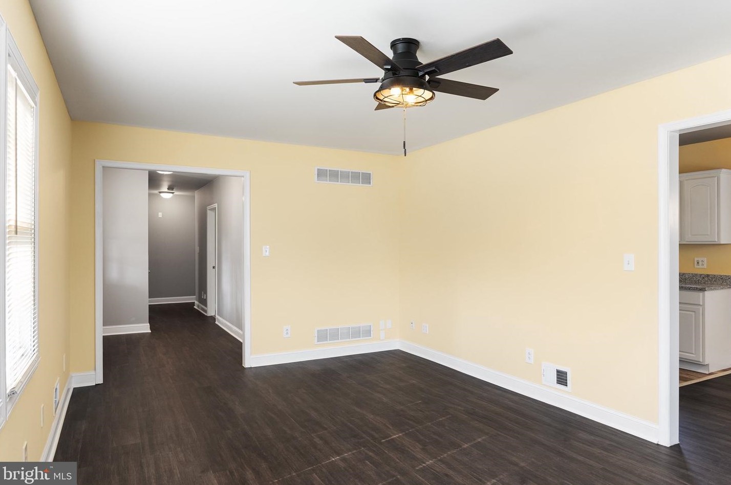 339 Broad St, Clayton NJ  08312-1104 exterior