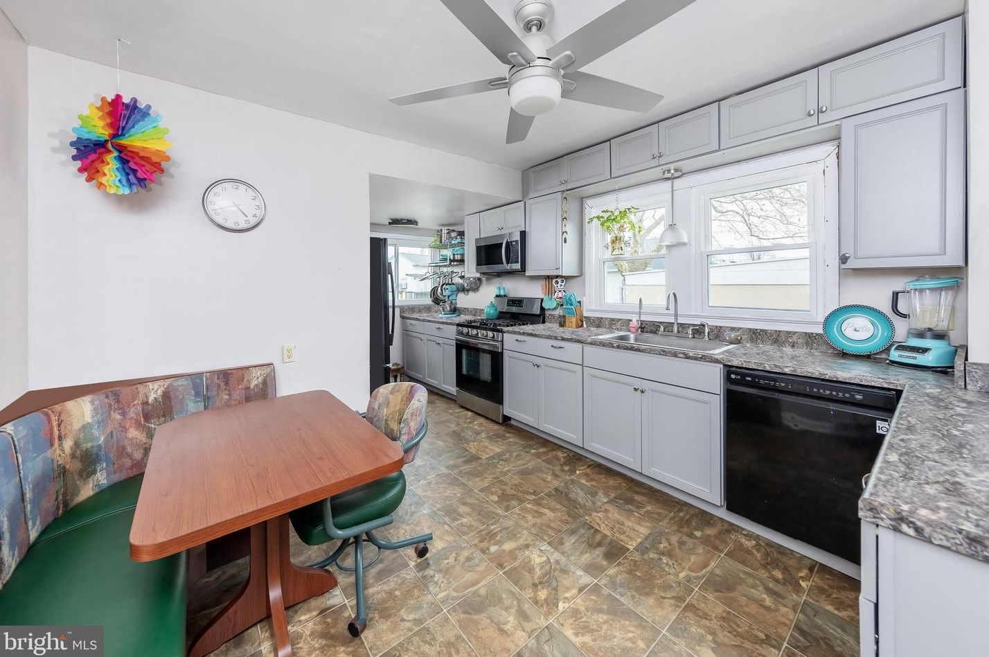 18 Elberne Ave, West Deptford NJ  08096-1239 exterior