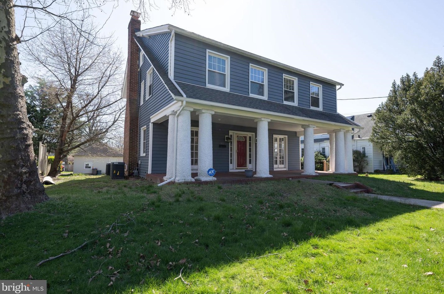 451 Delaware St, West Deptford, NJ 08066-1001