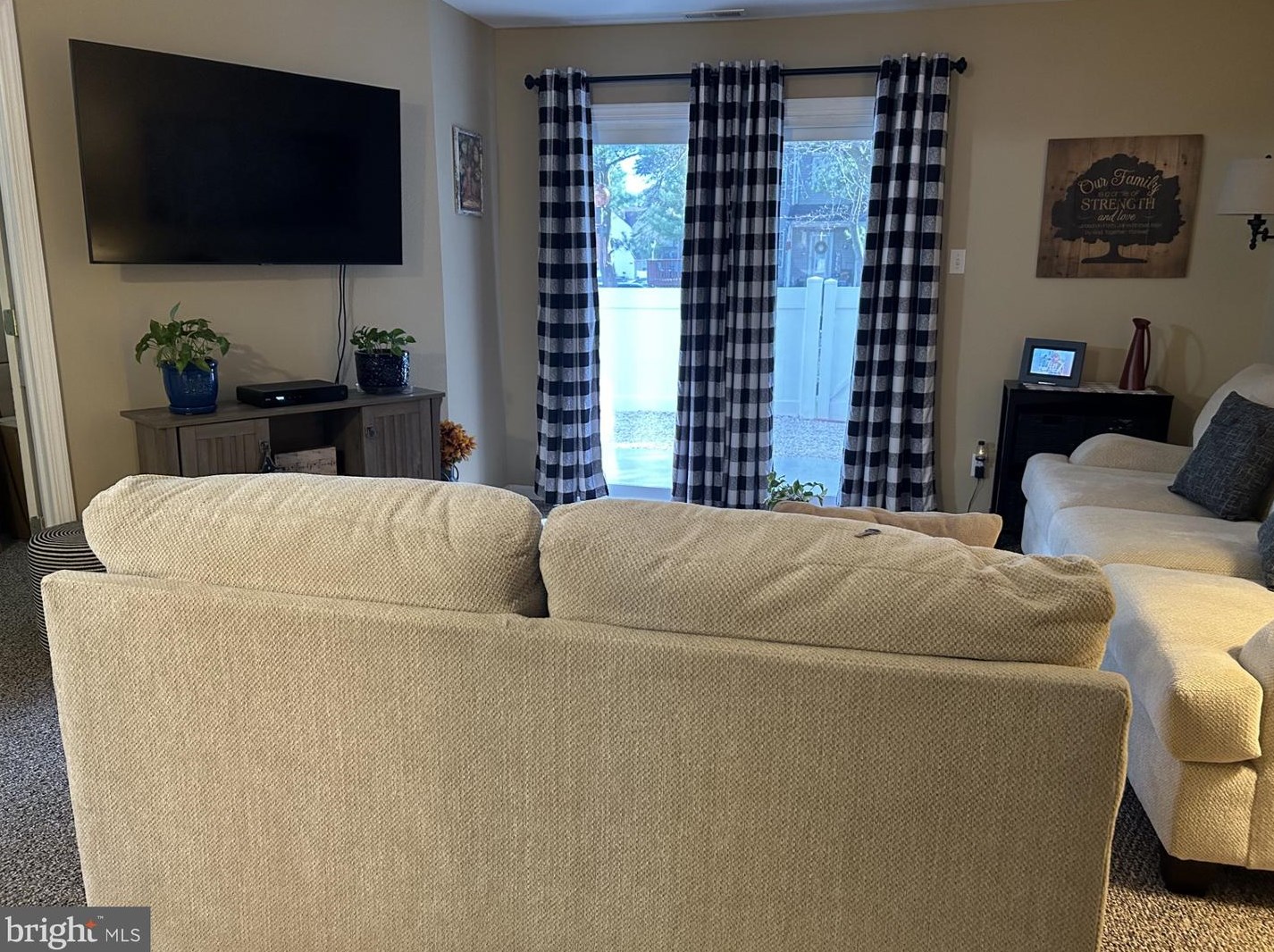 1012 Tristram Cir, West Deptford NJ  08051-2200 exterior