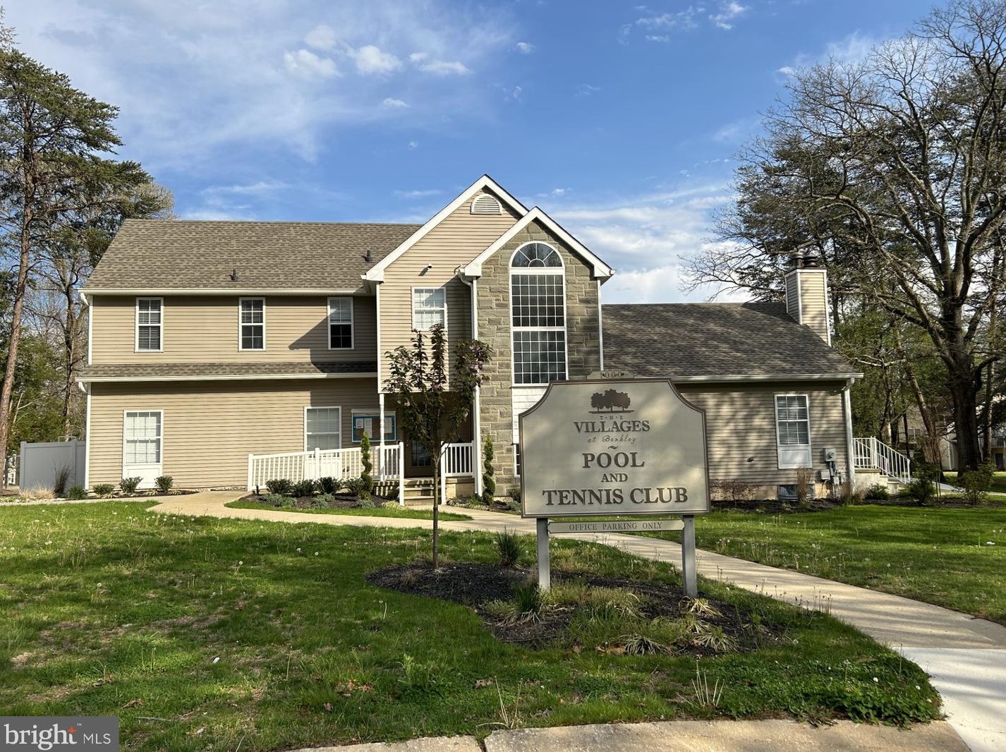 1012 Tristram Cir, West Deptford NJ  08051-2200 exterior