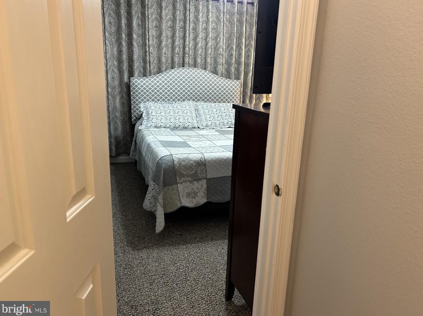 1012 Tristram Cir, West Deptford NJ  08051-2200 exterior