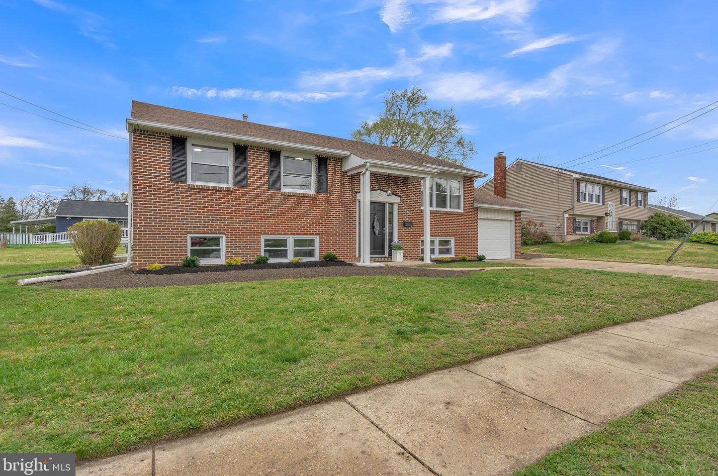 105 Alfred Ave, Aura, NJ 08028-2001