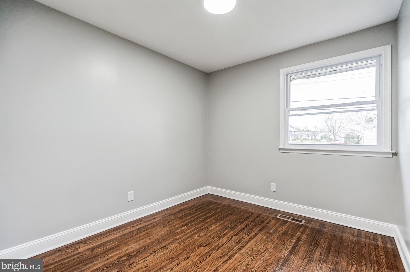 105 Alfred Ave, Aura NJ 08028-2001 exterior