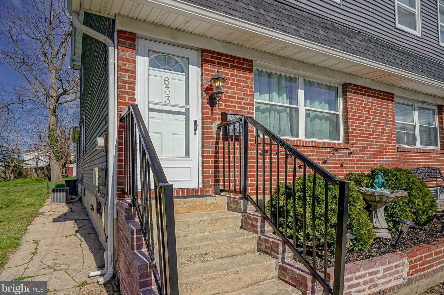 633 Green St, West Deptford, NJ 08096-1644