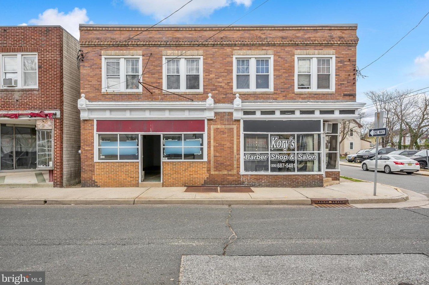 915 Delaware St, West Deptford NJ  08066-1369 exterior