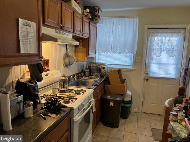 601 Broadway, West Deptford NJ 08093-1172 exterior