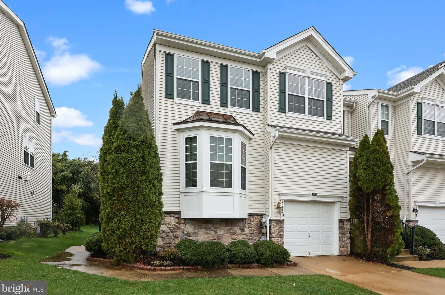 1055 Buckingham Dr, West Deptford, NJ 08086-3811