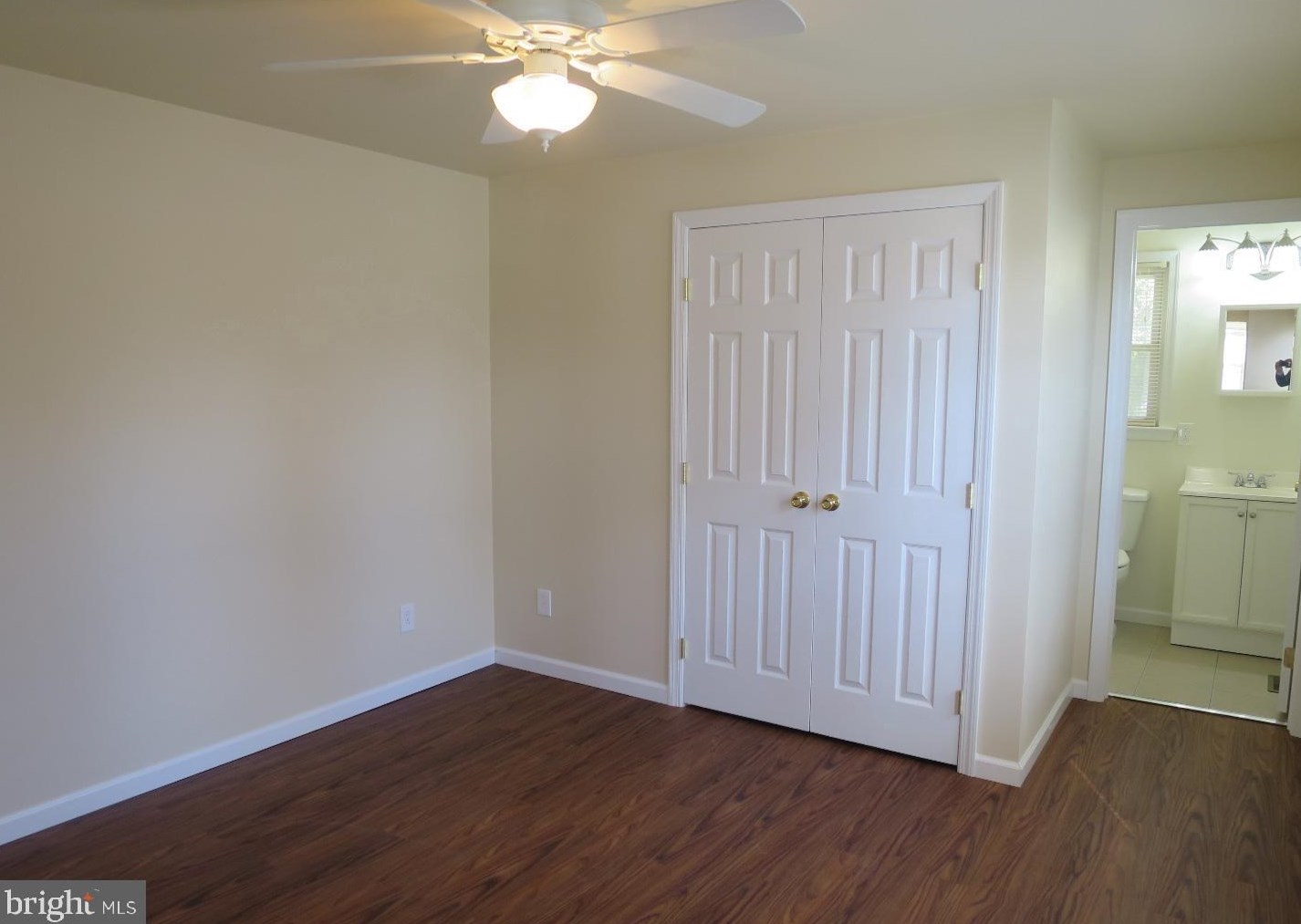 221 Woodbine Ave, West Deptford NJ  08093-1037 exterior