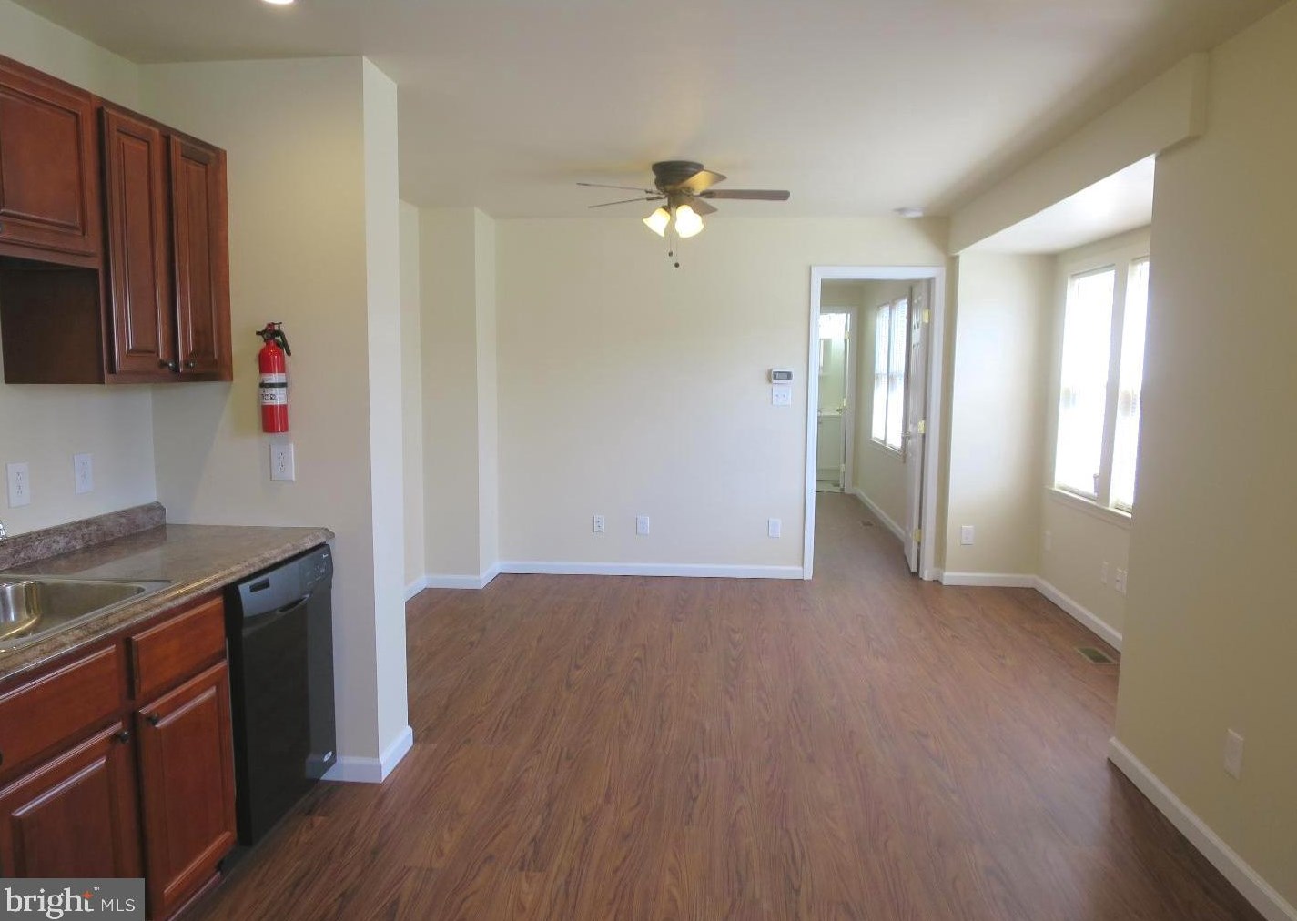 221 Woodbine Ave, West Deptford, NJ 08093