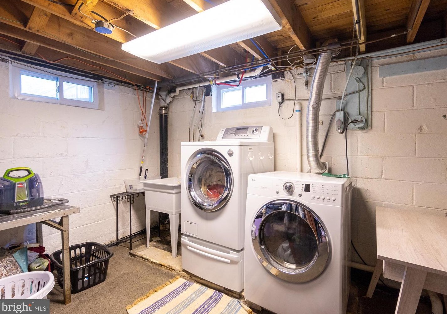 210 Meadow Ln, West Deptford NJ  08096-1839 exterior