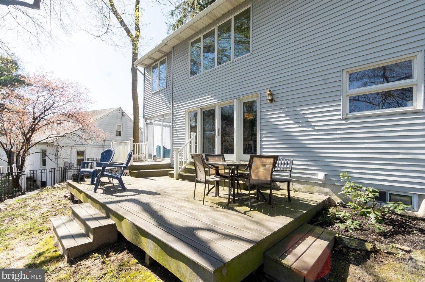 210 Meadow Ln, West Deptford NJ  08096-1839 exterior