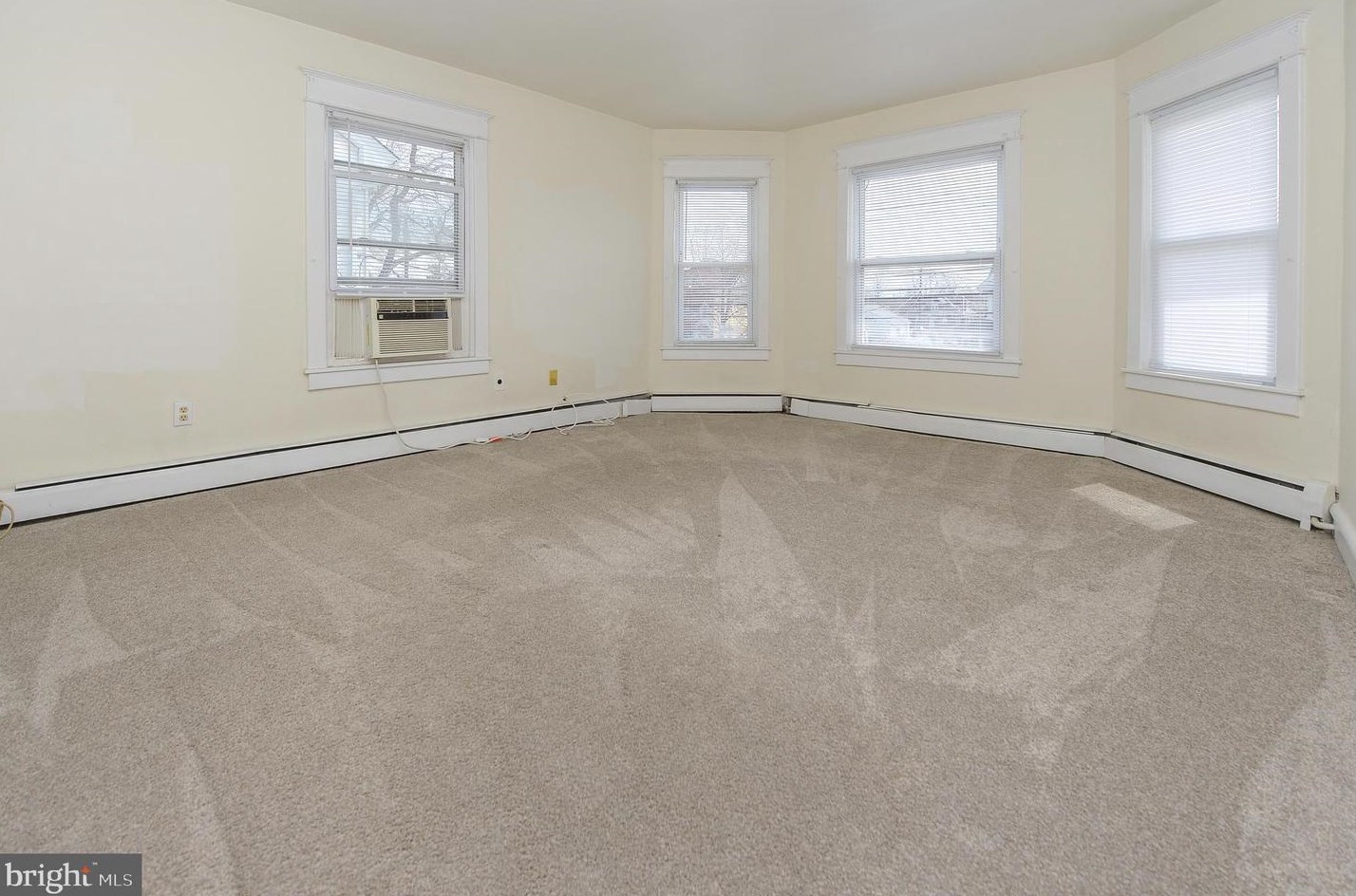 305 Broad St, West Deptford NJ 08096-1055 exterior