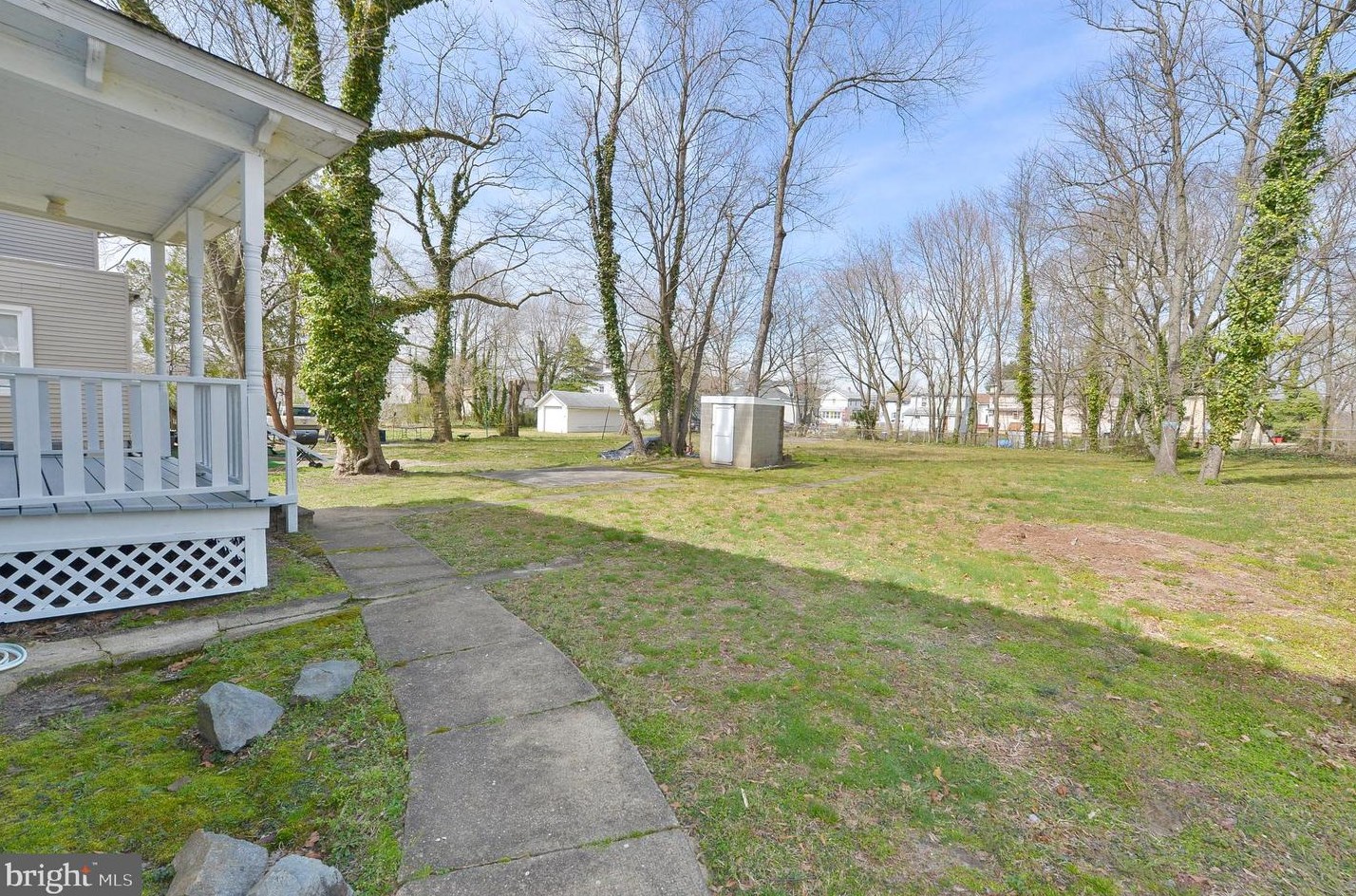 305 Broad St, West Deptford NJ 08096-1055 exterior