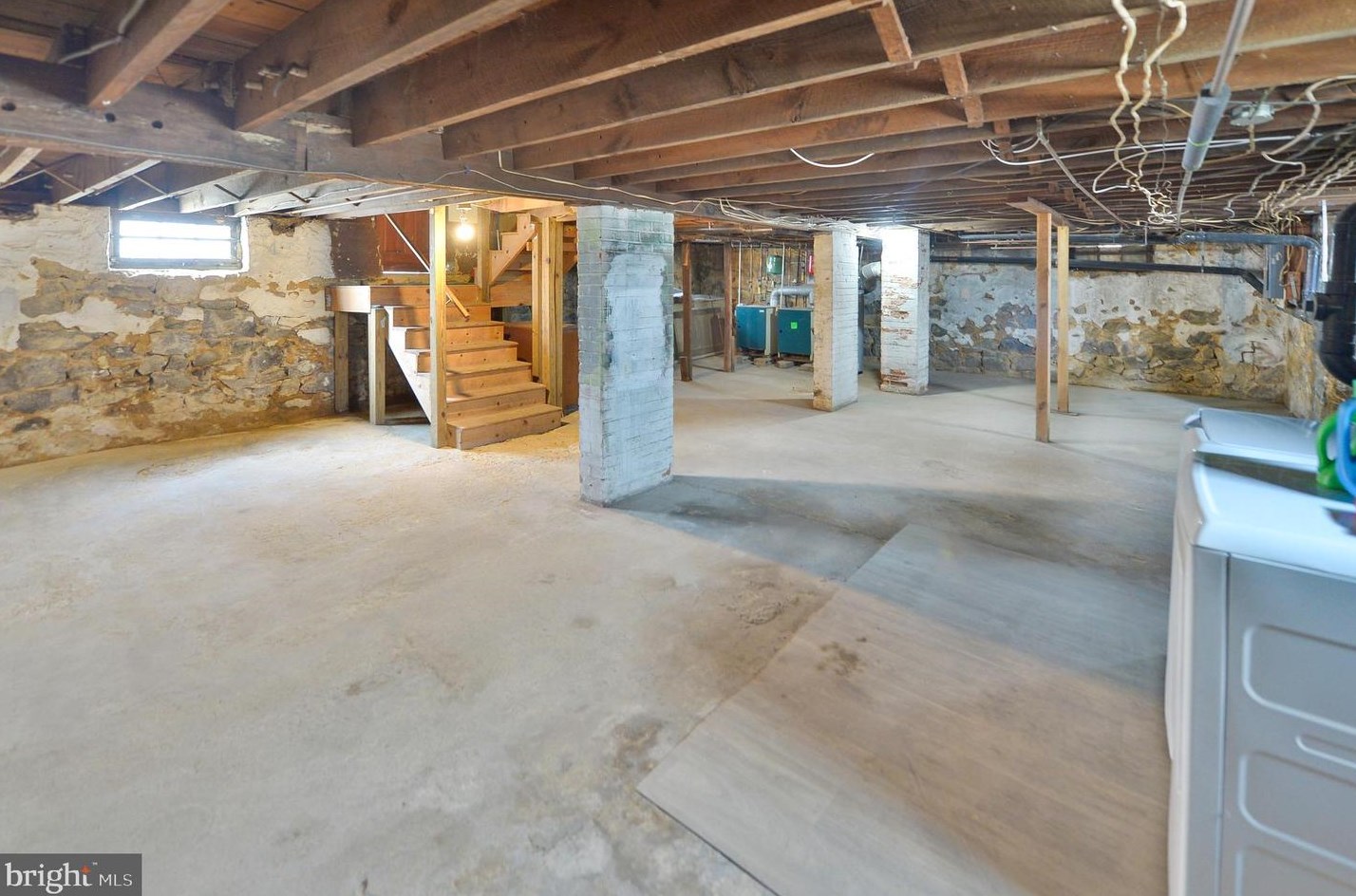 305 Broad St, West Deptford NJ 08096-1055 exterior