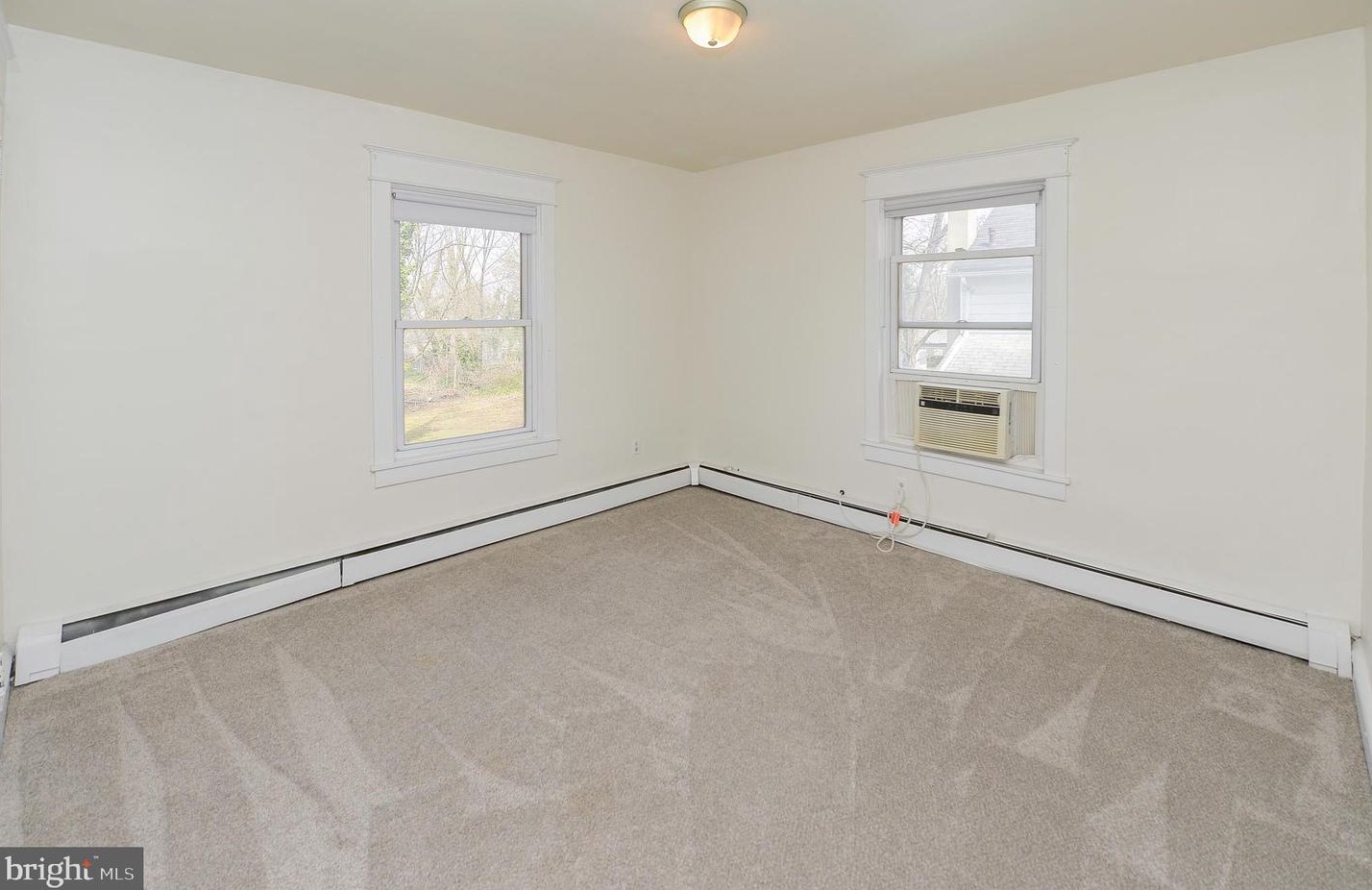 305 Broad St, West Deptford NJ 08096-1055 exterior