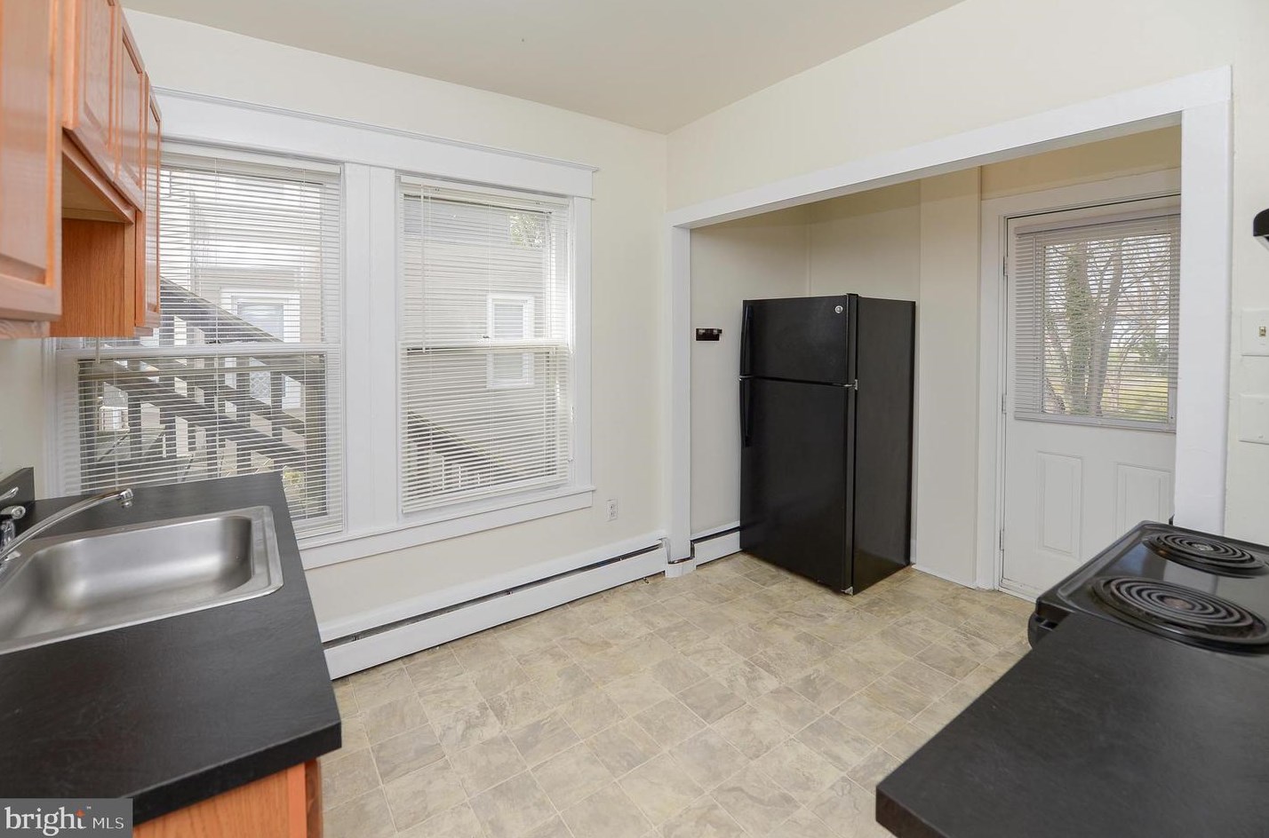 305 Broad St, West Deptford NJ 08096-1055 exterior