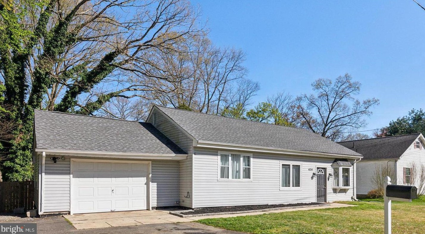 434 3rd Ave, West Deptford, NJ 08096