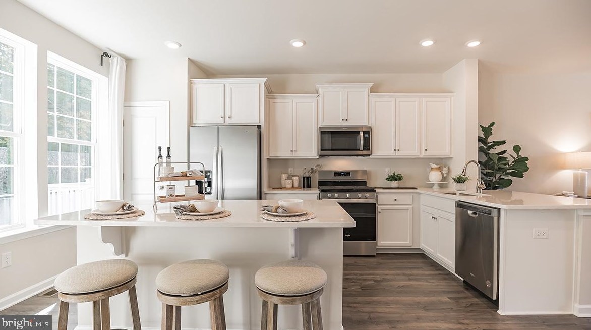 487 Palace Dr, Aura NJ  08028-3445 exterior