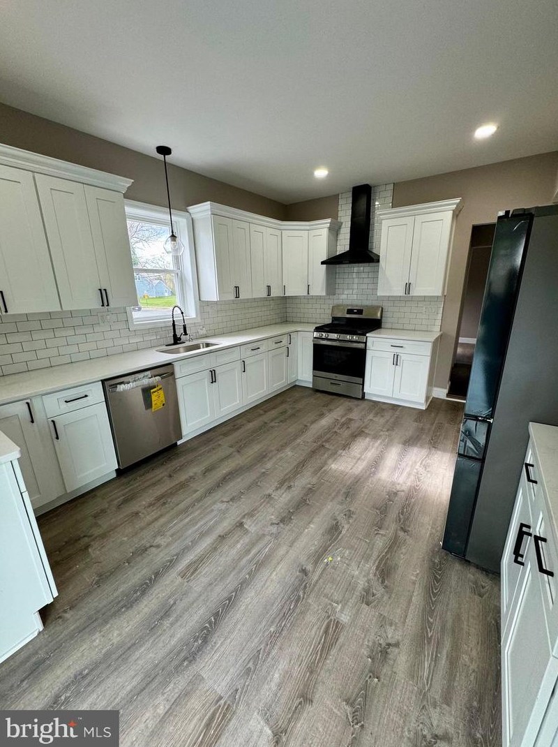 206 Delsea Dr, Clayton NJ  08312-2204 exterior