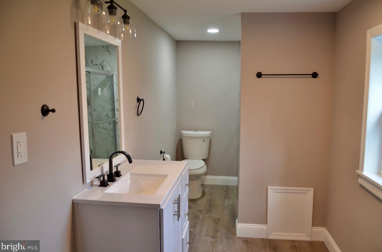 206 Delsea Dr, Clayton NJ  08312-2204 exterior