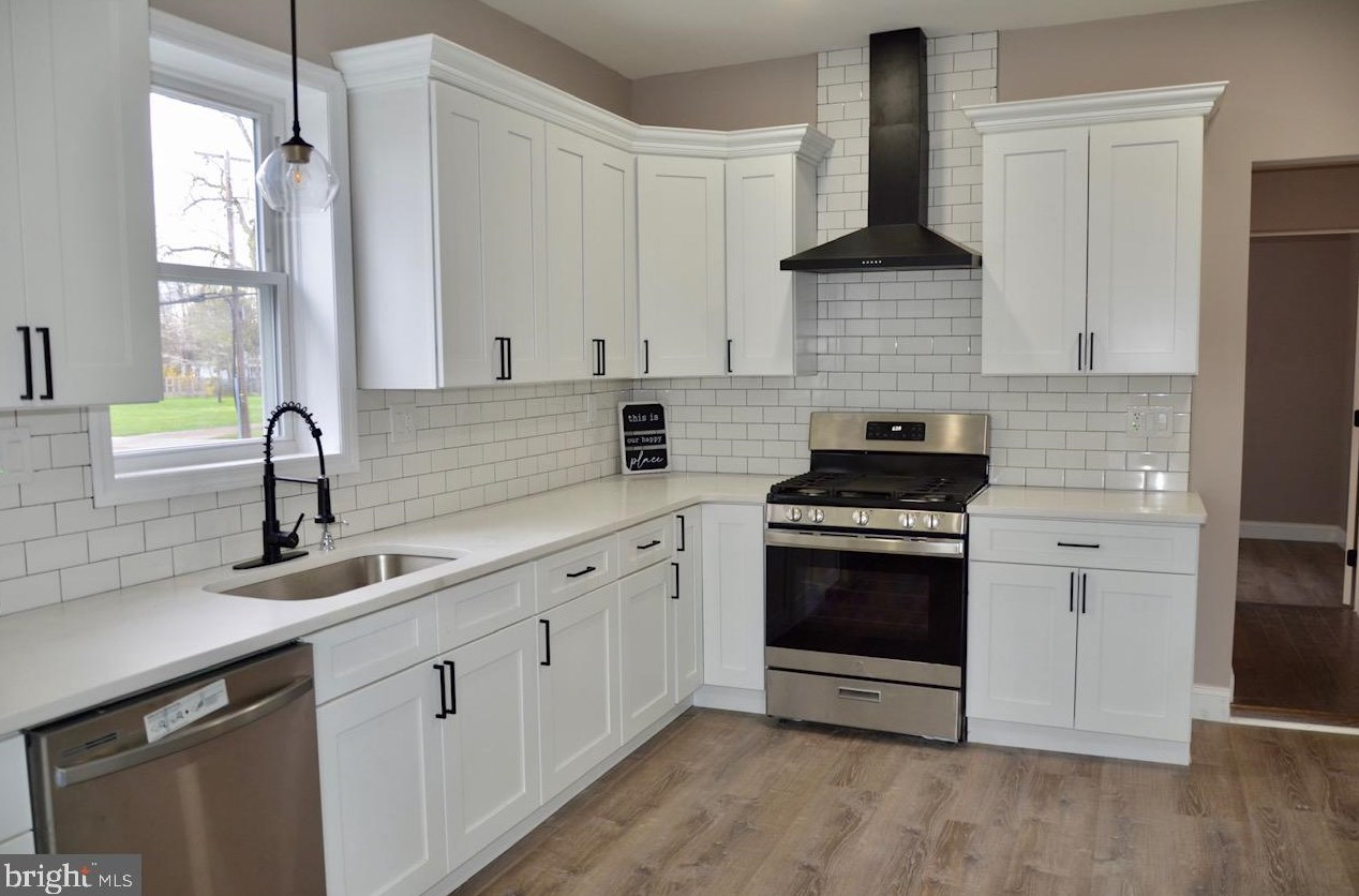 206 Delsea Dr, Clayton NJ  08312-2204 exterior