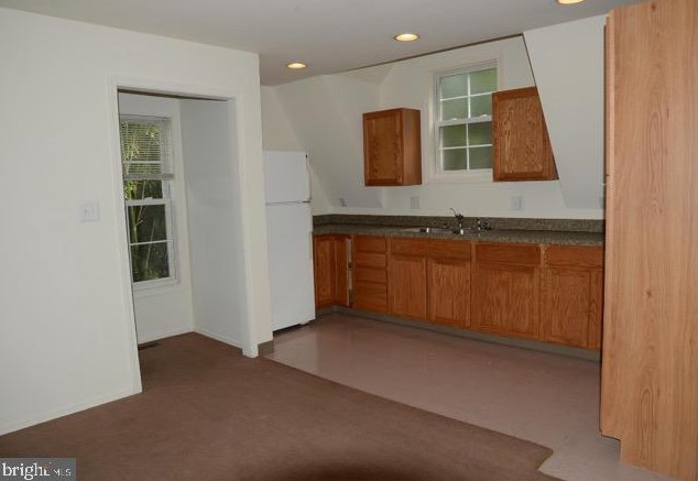 110 State St, Aura, NJ 08028-1925
