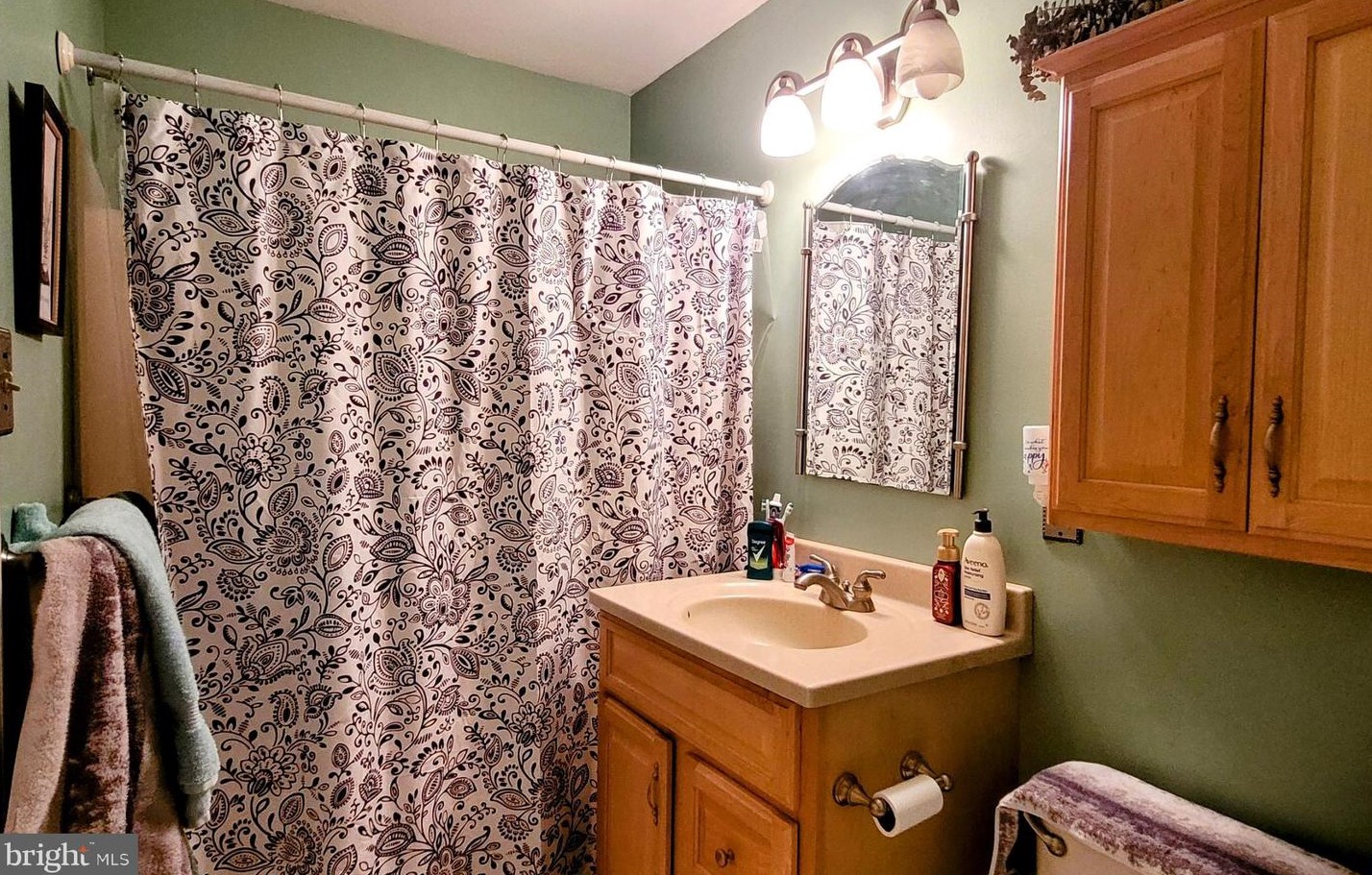 48 Crestmont Dr, West Deptford NJ  08051-2159 exterior