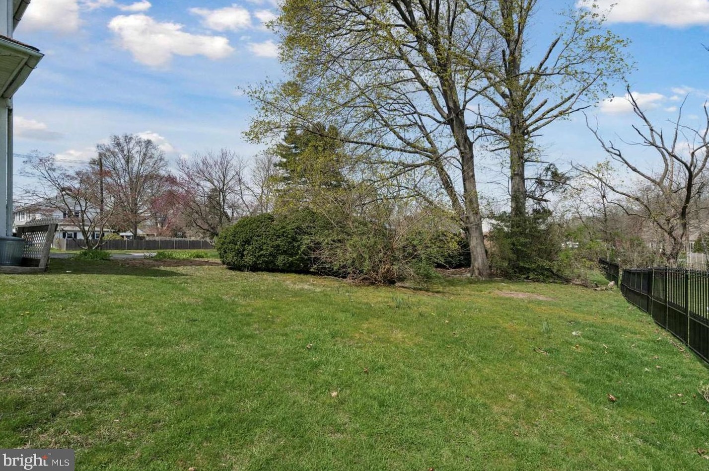 792 Glassboro Rd, West Deptford NJ 08097-1641 exterior