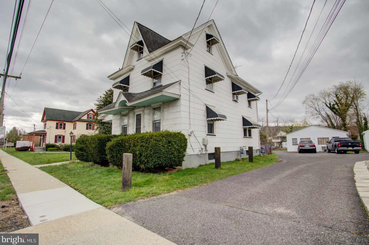 313 Delsea Dr, Aura, NJ 08028-1428