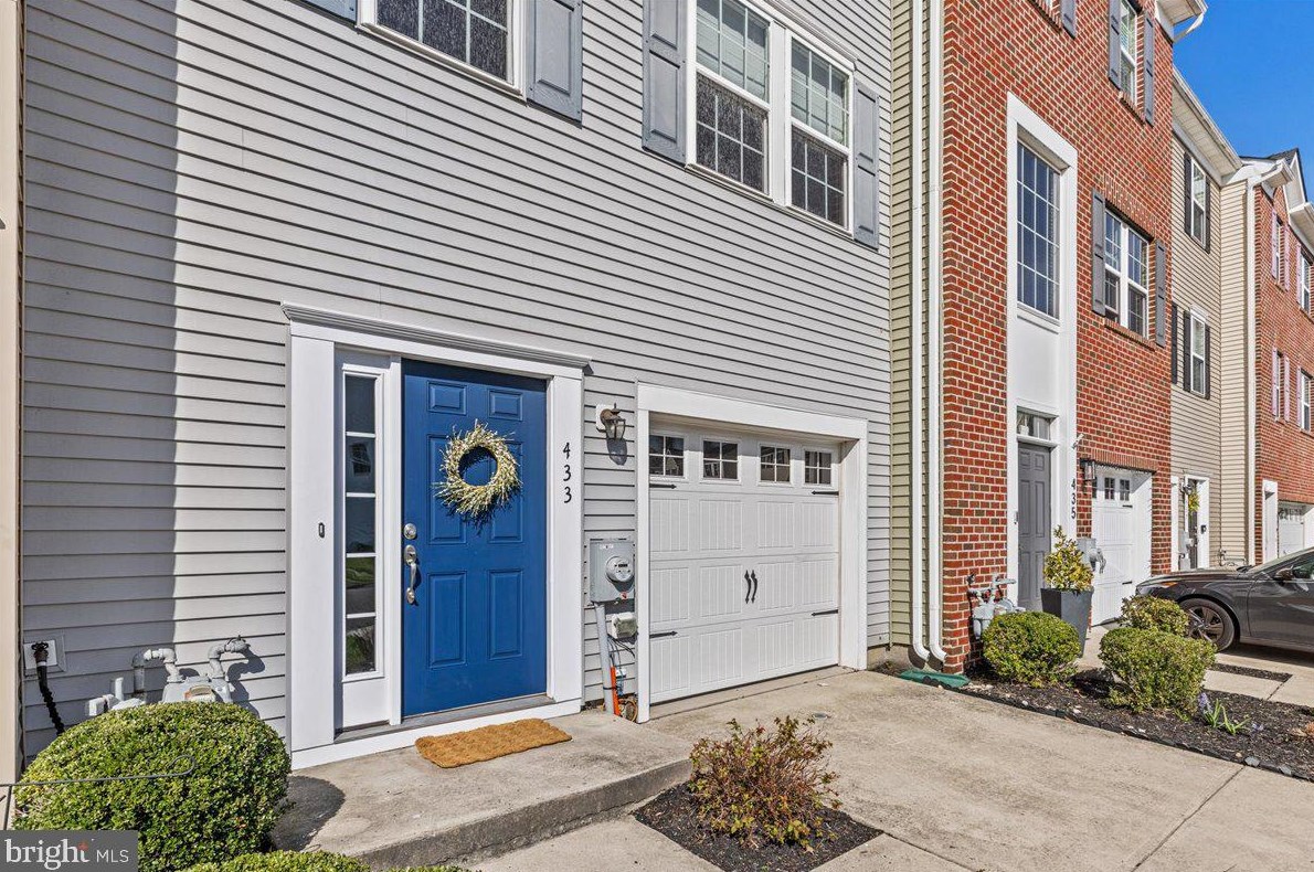 433 Dogwood Dr, West Deptford NJ  08096-5560 exterior