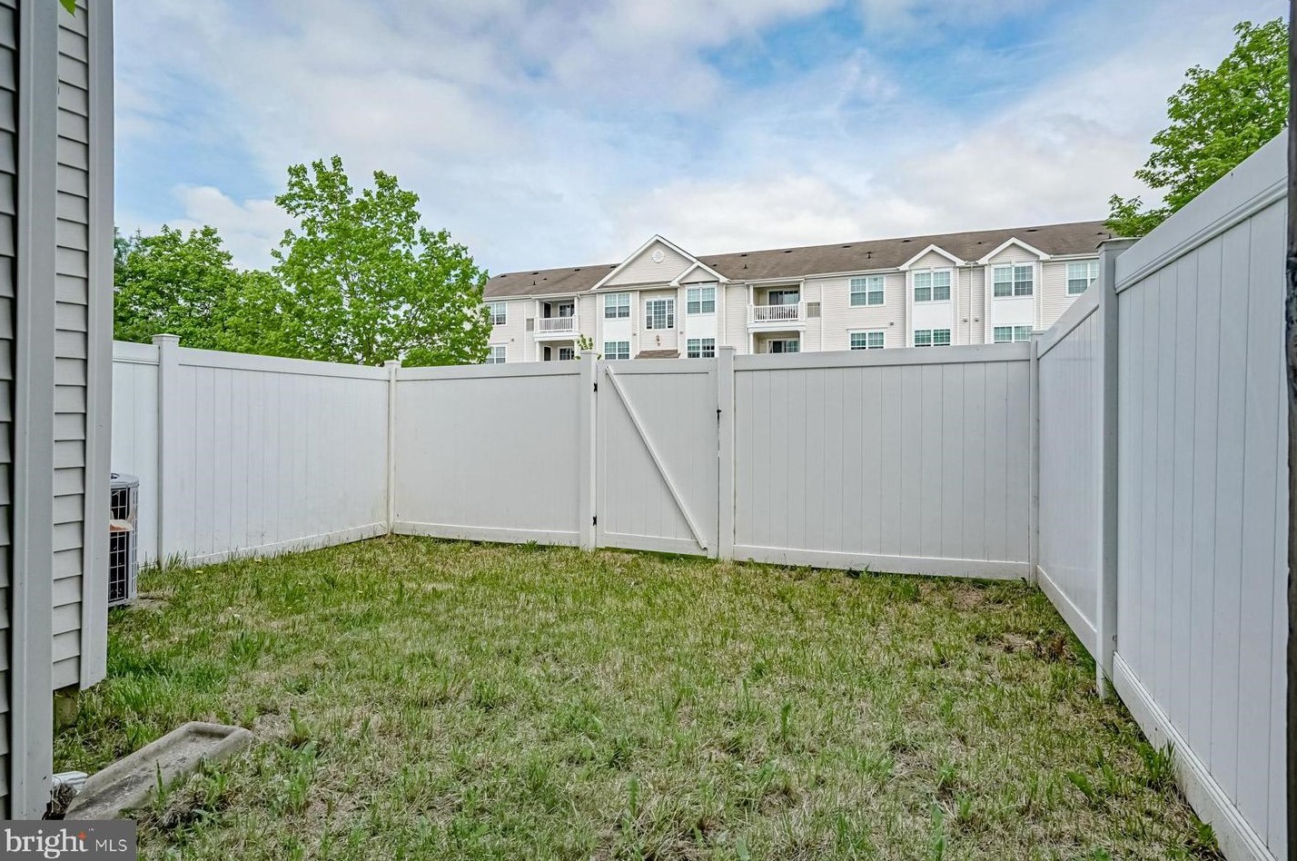 13 Highgrove Ct, West Deptford NJ 08086-3814 exterior