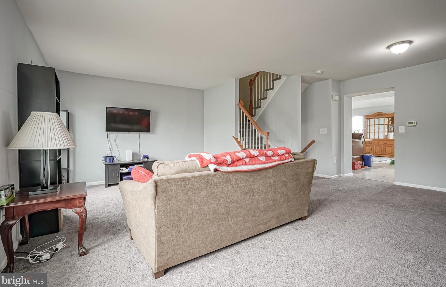 13 Highgrove Ct, West Deptford NJ 08086-3814 exterior