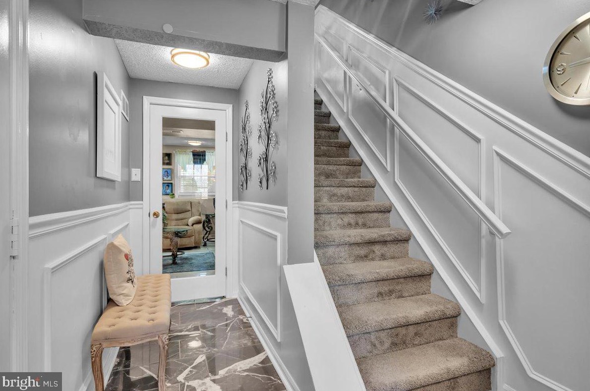 21 Redwood Ct, Aura, NJ 08028-2934