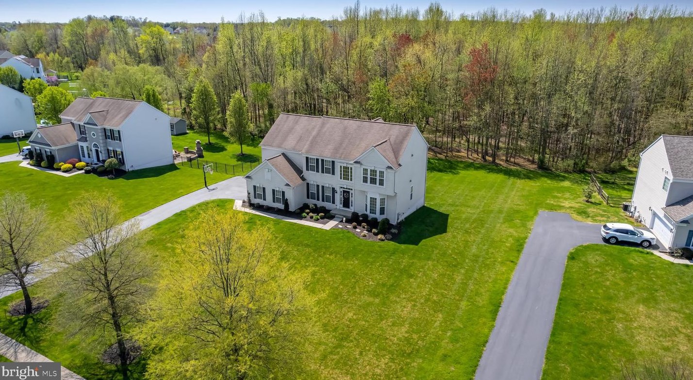 235 Smallwood Dr, Mickleton, NJ 08056-1479