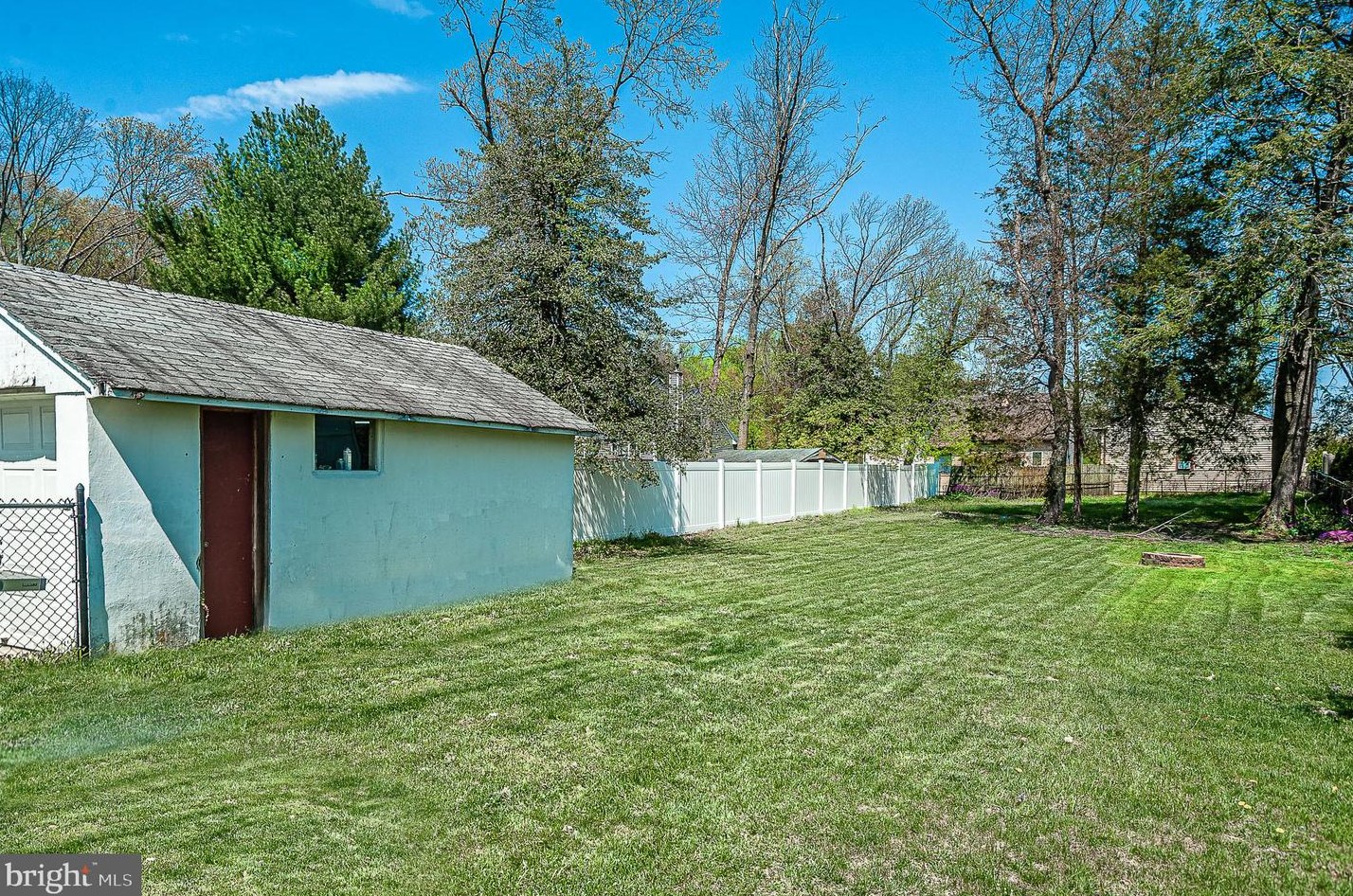 1029 Chestnut Ave, West Deptford NJ 08097-1611 exterior