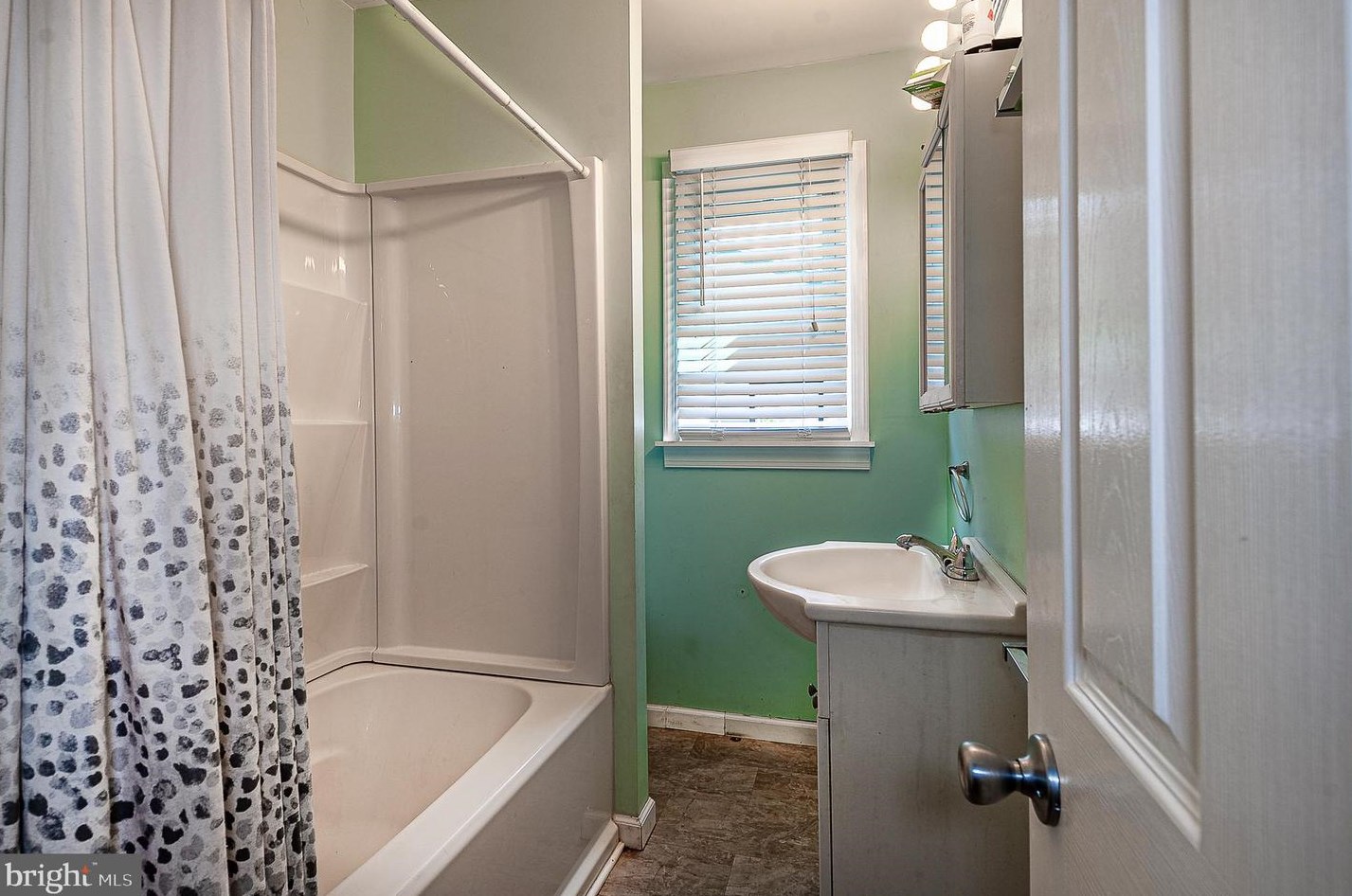 1029 Chestnut Ave, West Deptford NJ 08097-1611 exterior