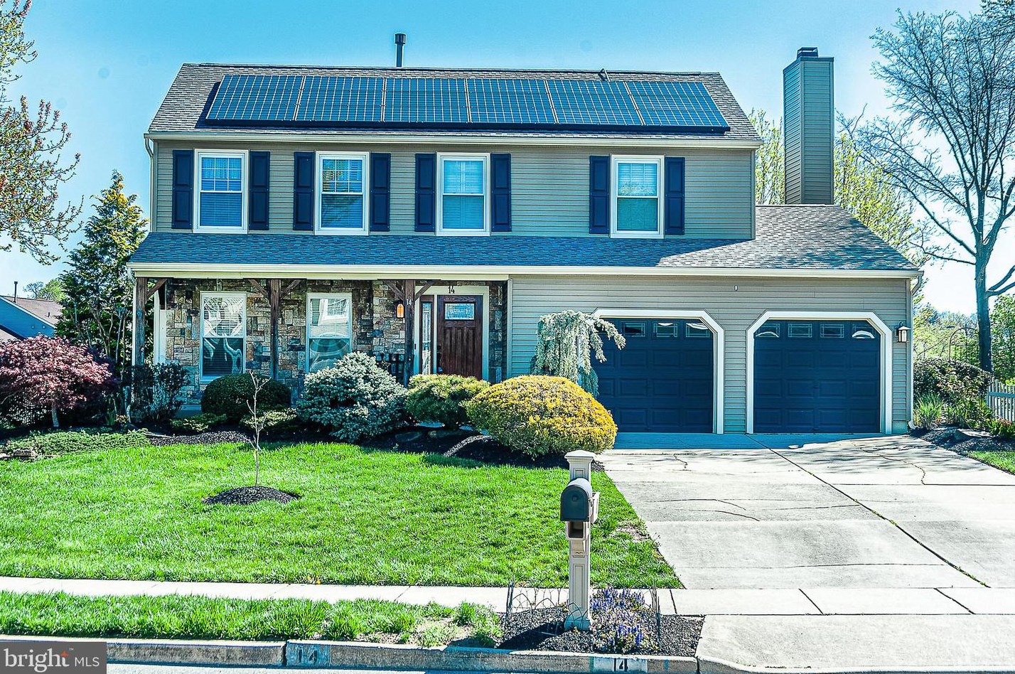 14 Snowfield Dr, Aura, NJ 08028