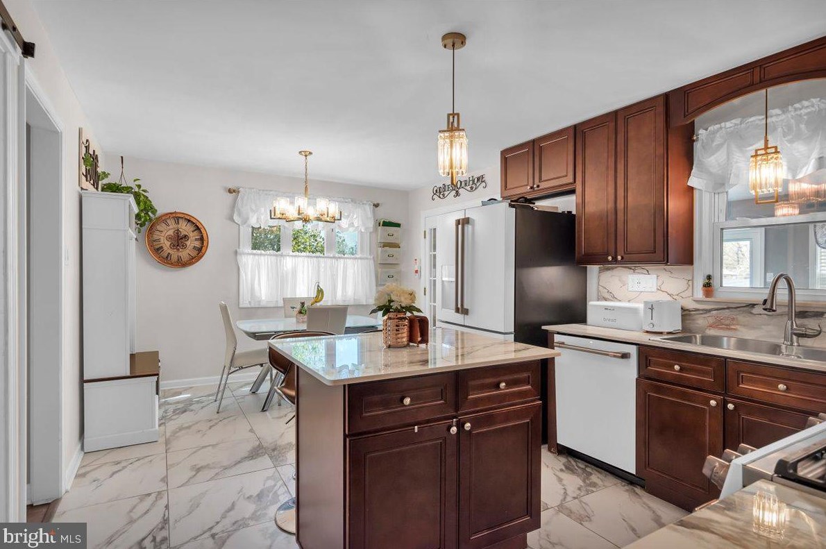 841 Boundary Rd, West Deptford NJ 08096-3614 exterior