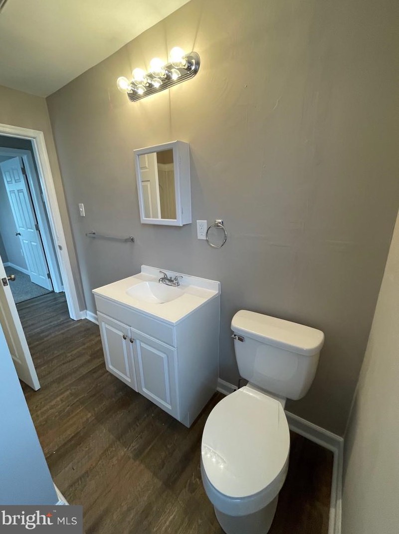 77 Barber Ave, West Deptford NJ 08096-2442 exterior