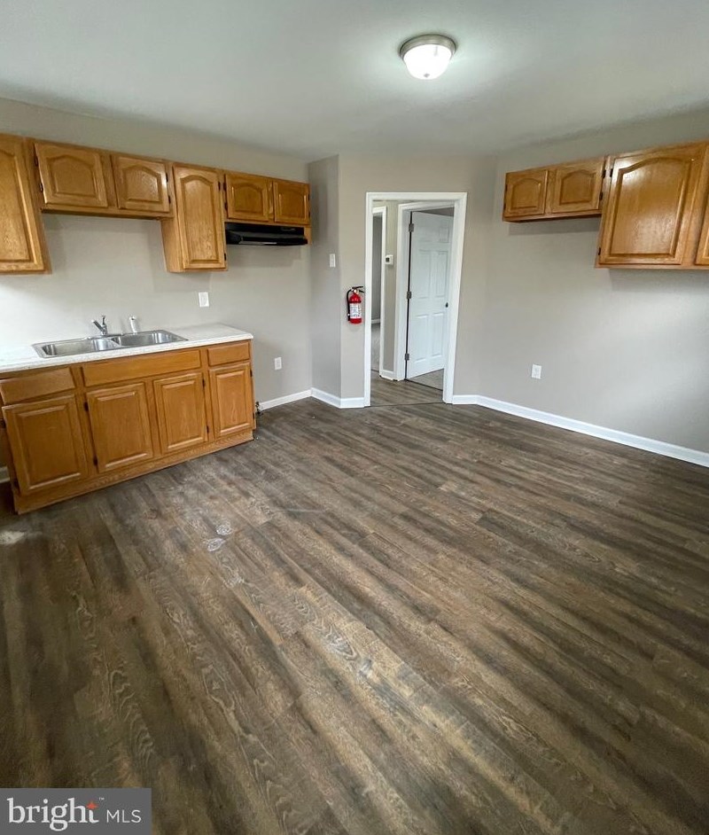 77 Barber Ave, West Deptford NJ 08096-2442 exterior