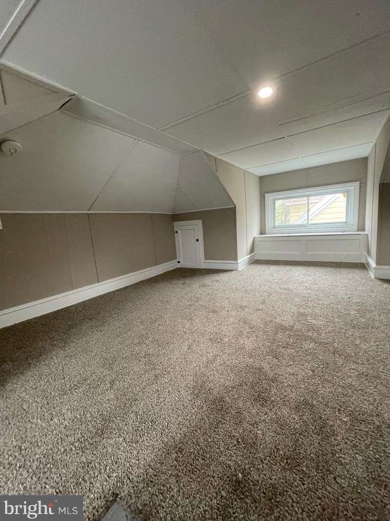 77 Barber Ave, West Deptford NJ 08096-2442 exterior