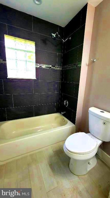 47 Moore Ave, West Deptford NJ 08093-1621 exterior