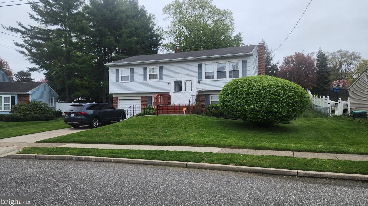 800 Lawnton Ave, West Deptford, NJ 08096-5040