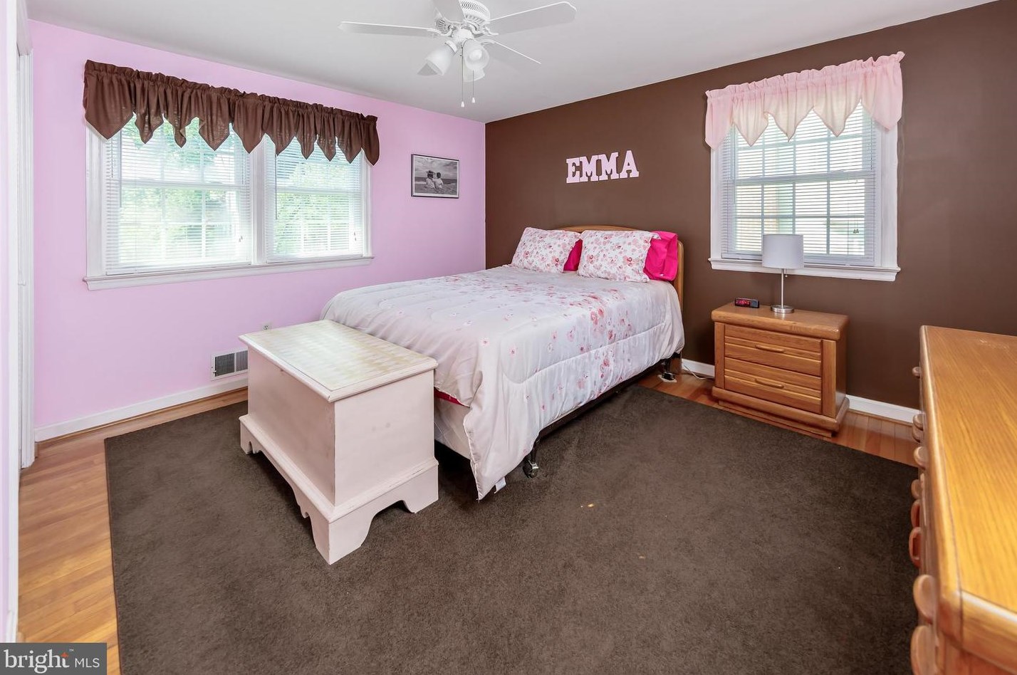 425 Oak Ave, West Deptford NJ 08096-4413 exterior