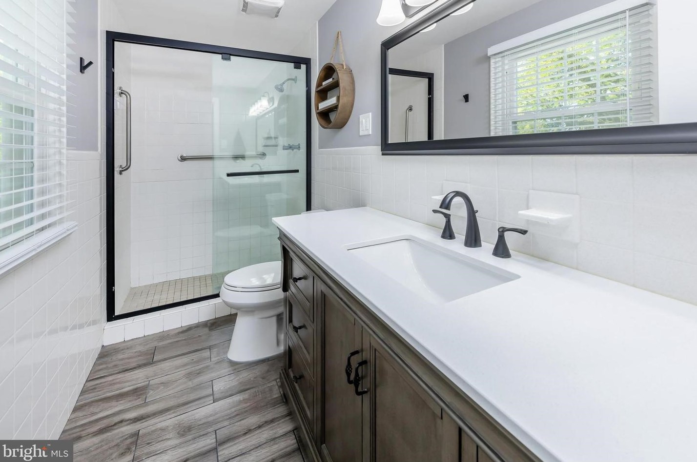 425 Oak Ave, West Deptford NJ 08096-4413 exterior