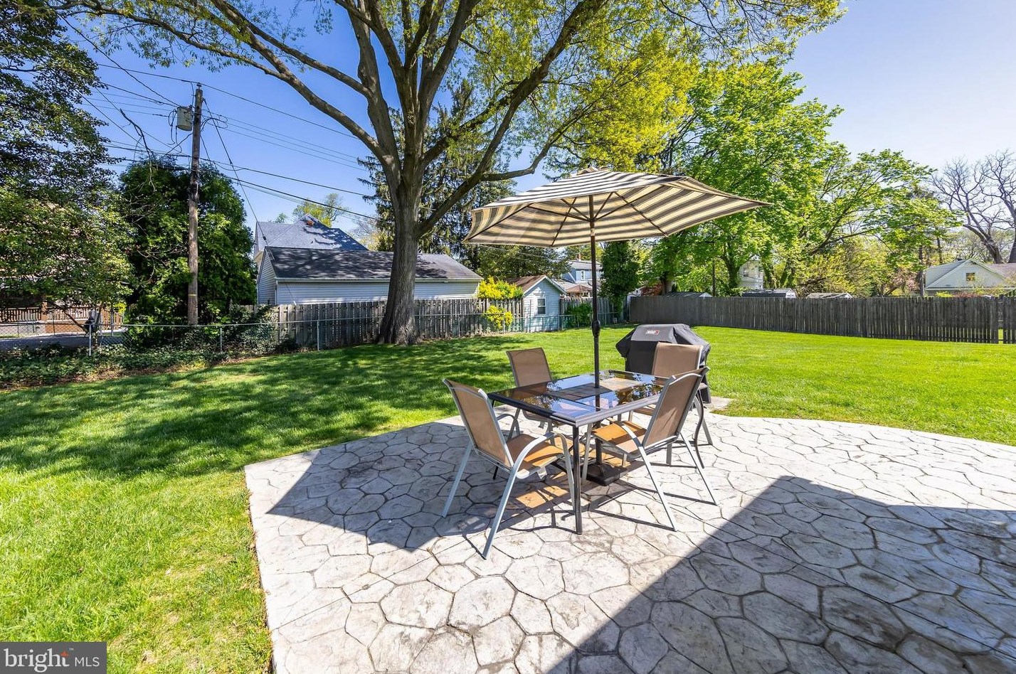 425 Oak Ave, West Deptford NJ 08096-4413 exterior